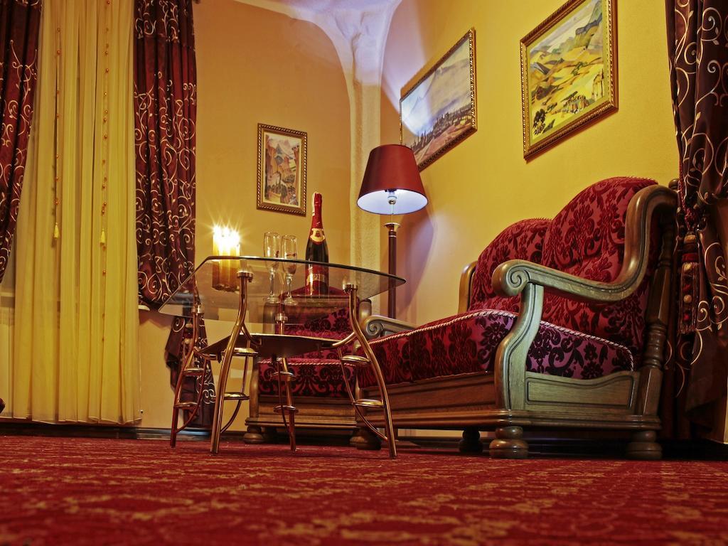 Hotel Kilikiya Uzjhorod Eksteriør billede